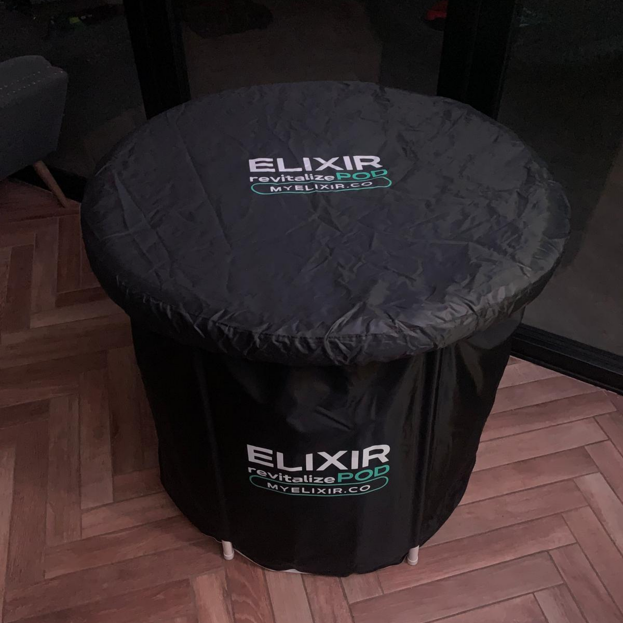 Pod with shaker